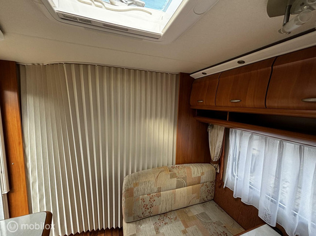 Hobby 500 KMFE STAPELBED treinzit vastbed voortent foto: 15