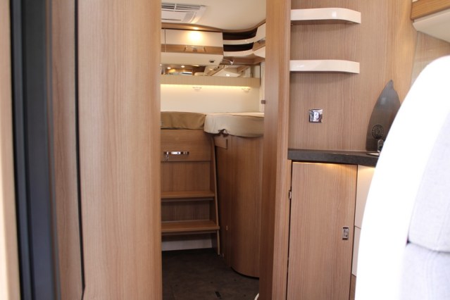 Robuuste AUTOMAAT 180 pk Malibu I 490 LE by Carthago hef-en enkele lengte bedden (124  foto: 47