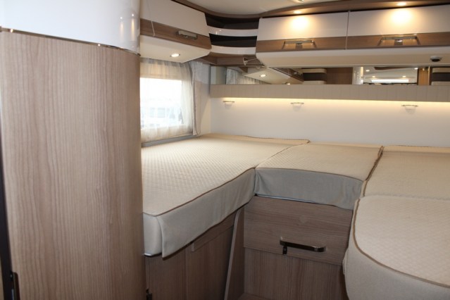 Robusto Carthago Integral Malibu I 460 LE Fiat AUTOM&Aacute;TICO 180 CV camas individuales y cama abatible (118 foto: 49