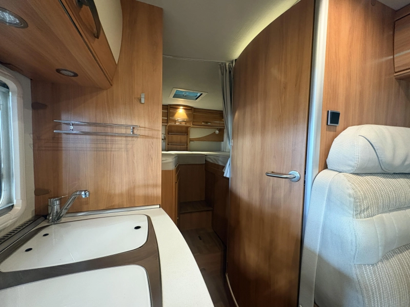 Hymer Exsis-I 474 zonnepaneel / bearlock  foto: 15