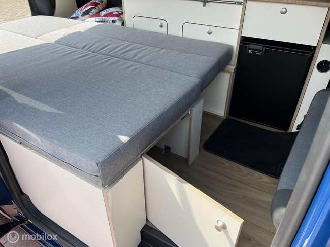 Volkswagen L1H1 L1H1 2016 Nevada blauw foto: 10