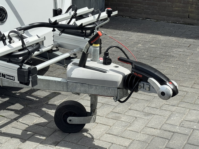 Knaus Sport 450 FU E-Power selection with French bed **Air conditioning/Cassette awning/Bicycle rack/1st owner/New condition caravan** photo: 16