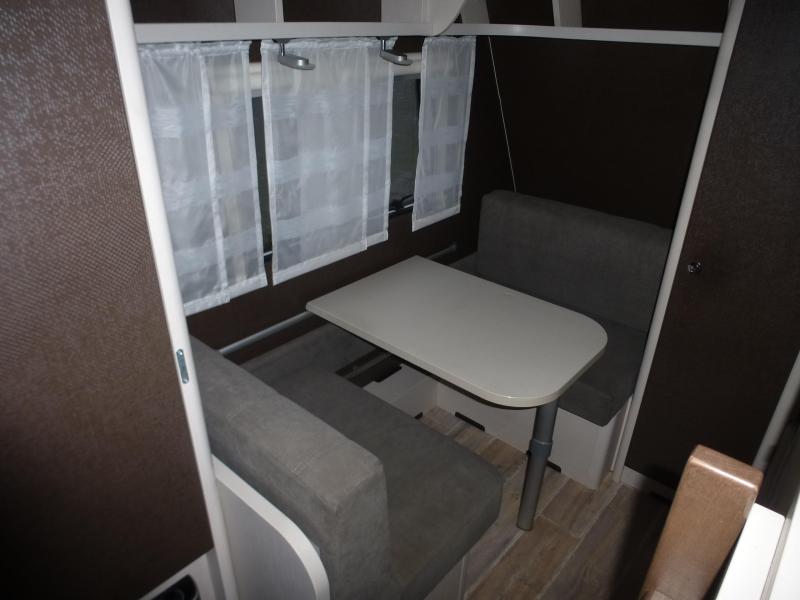 Dethleffs C'Go UP 525 KR 7 slaap plaatsen  foto: 8