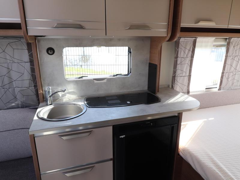 Knaus Sport 450 FU Frans Bed Mover Tent ISAB  foto: 7