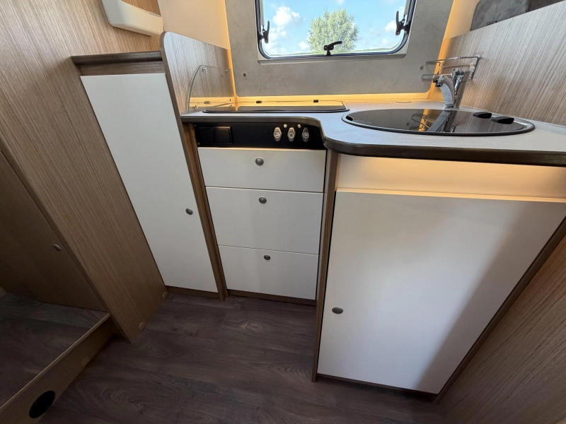 Carado Clever Edition 338 T Litio, 180CV Heossafe foto: 8