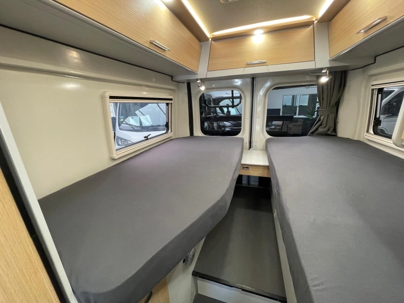 Karmann Dexter 640 Single Beds photo: 16