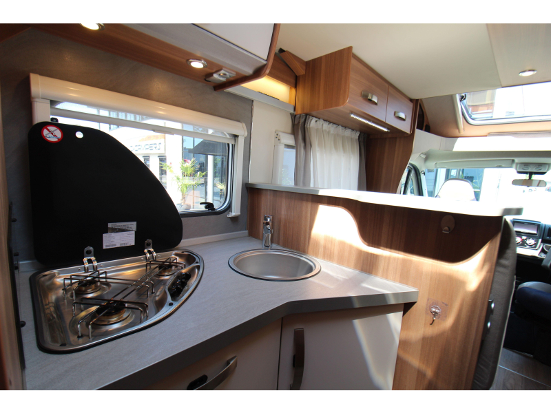 Weinsberg CaraLoft Queensbed + Hefbed  foto: 17