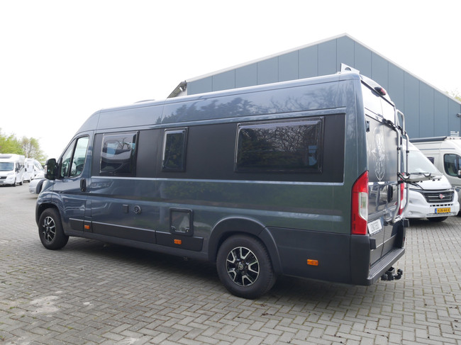 Roadcar (Pössl) R640, 6.40 Meter Buscamper, Lengtebedden foto: 22