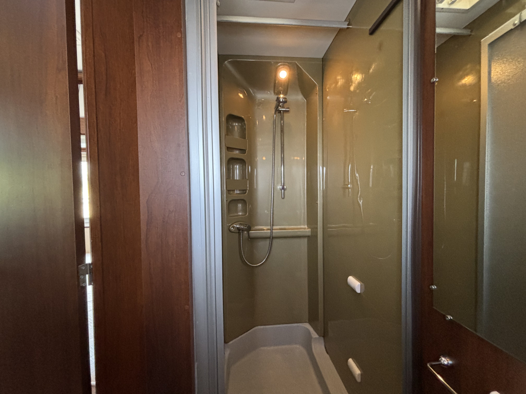 ELNAGH Prince 590L - 2011 - Luxe halfintegraal - 86.000km  Prince 590L foto: 11