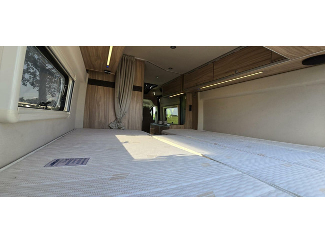 Hymer Yosemite 600 * AUTOMATIK * Längsbetten * Hubdach Foto: 17