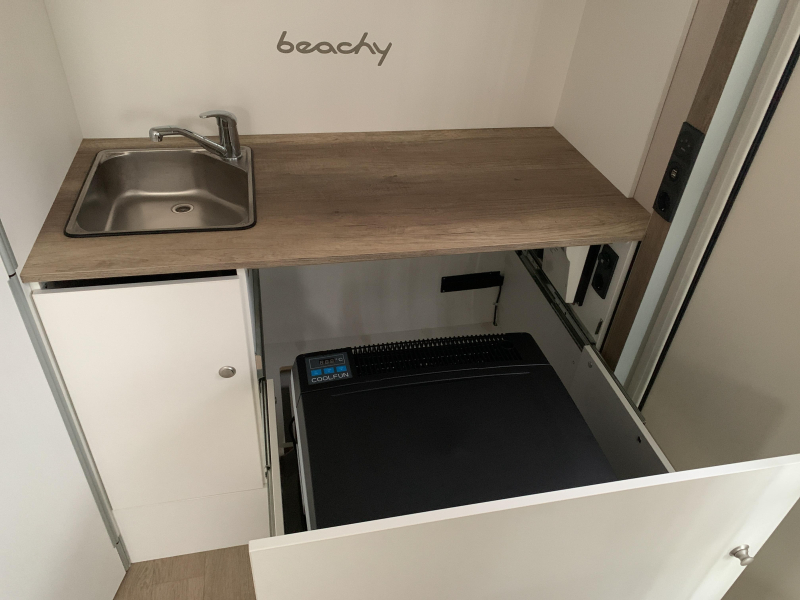Hobby Beachy 450 A-frame box/Awning photo: 5