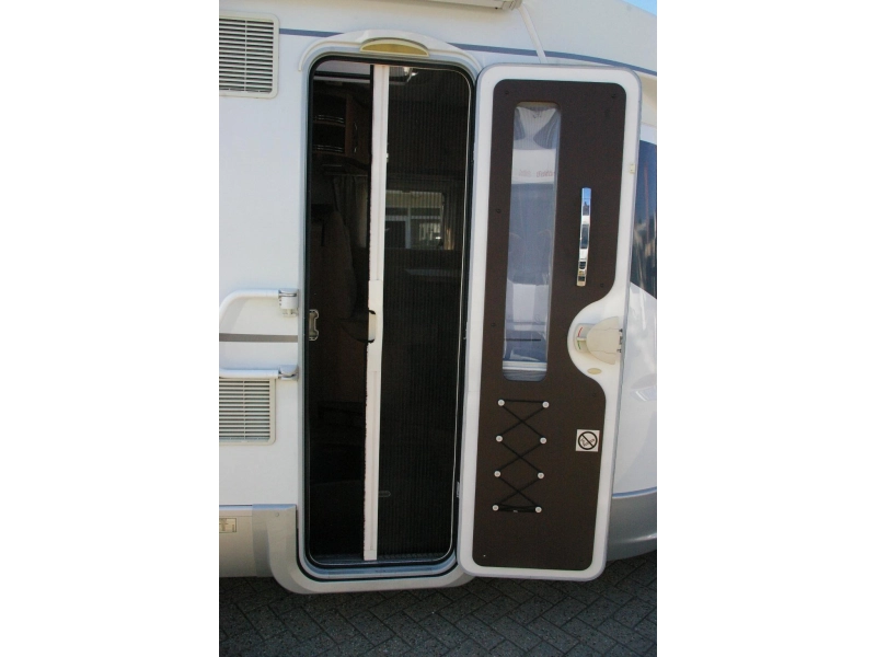 Hymer Bianco Line 698 CL Queensbed.  foto: 7