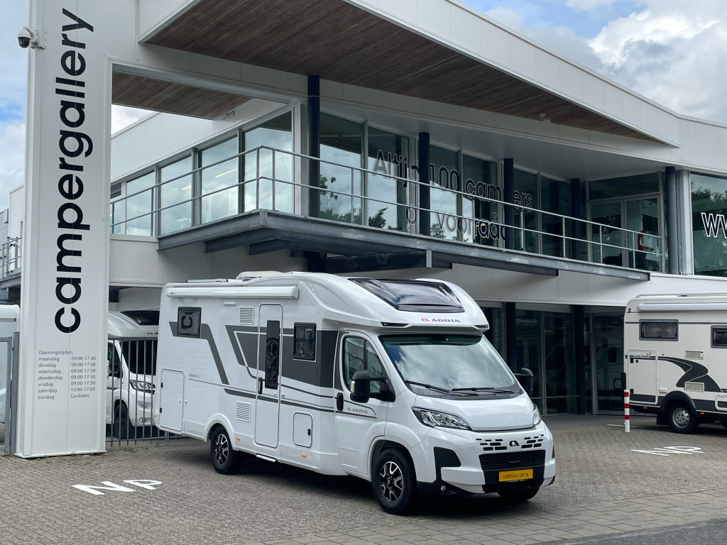 Adria MATRIX PLUS 670 DC CAMA QUEEN+CAMA ABATIBLE 2025! foto: 0