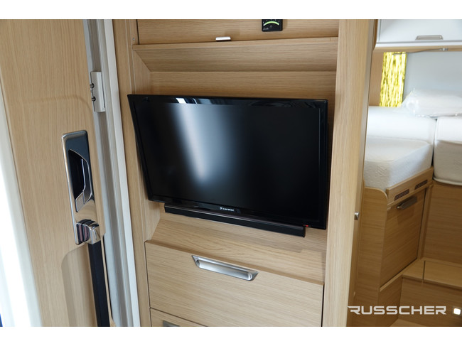 NIESMANN BISCHOFF Smove 7.4 E 150Pk Automaat | Leder | Lengtebedden foto: 17