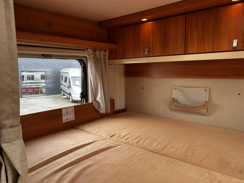 Hymer B614 CL Querbett/Hubbett/36.000km Foto: 16