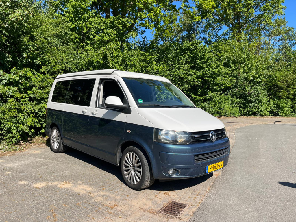 VOLKSWAGEN MULTIVAN STARTLINE photo: 1