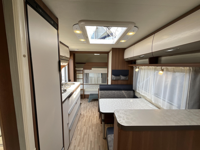 LMC Vivo 520 K STAPELBED-MOVER-VOORTENT  foto: 4