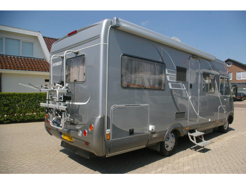 Hymer B 654 Cama francesa, Autom&aacute;tico, Aire acondicionado foto: 2