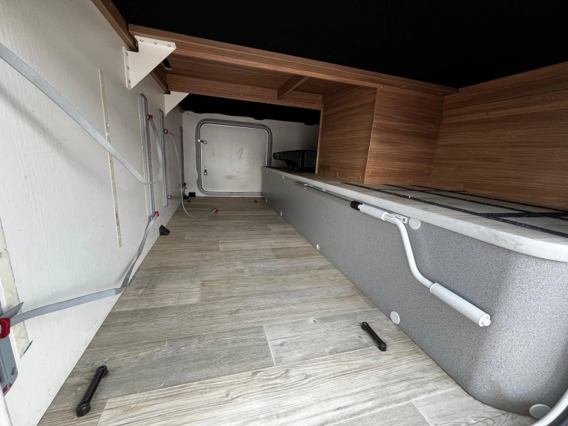 Pilote P 650 GJ Camper, low single beds photo: 11