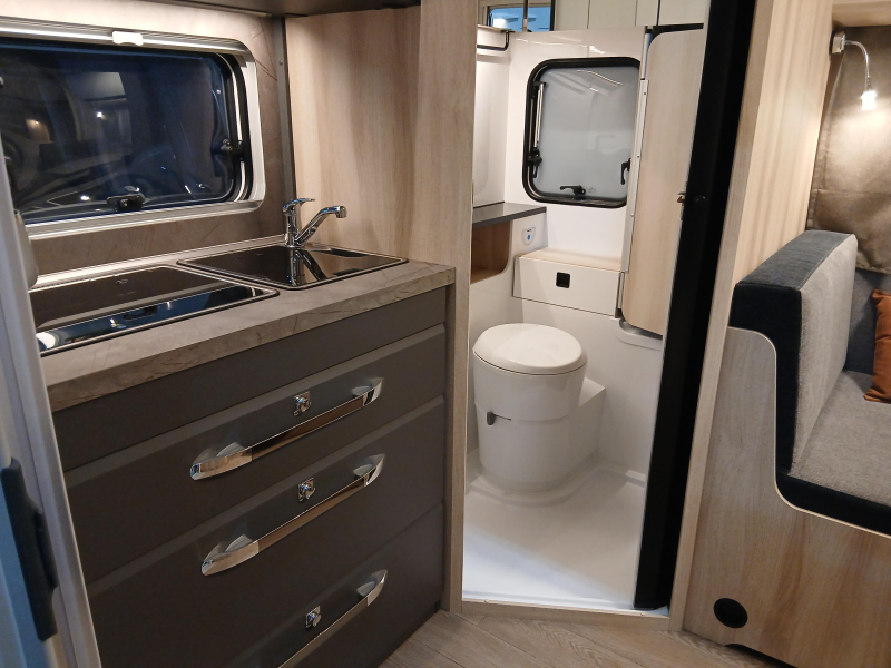 Hobby De Luxe 460 SL  foto: 2