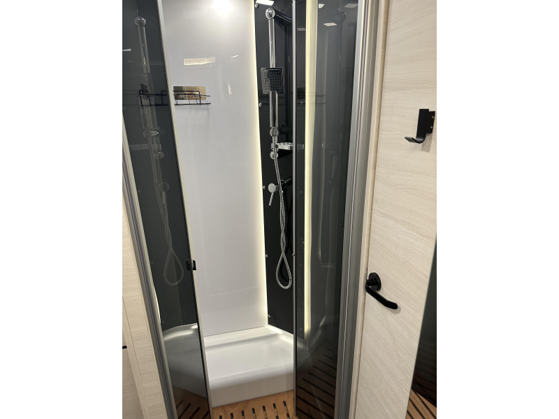 Challenger Graphite Ultimate 380 ( Chausson 720 ), 5 pers.  foto: 18