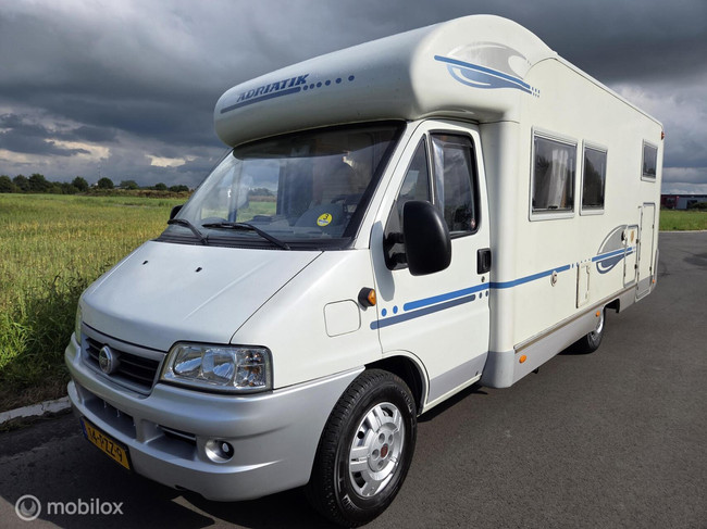 Adria Coral 660 enkele bedden 128pk ☆Trekhaak, 2004, Solar☆