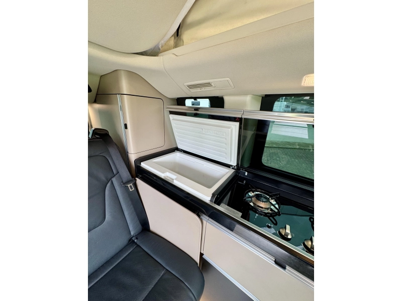Mercedes-Benz V-Class Marco Polo 220 photo: 9