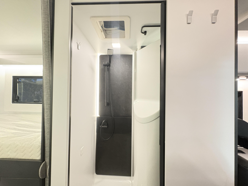 Adria Compact Max SL LED / Automatik / Navi Foto: 16