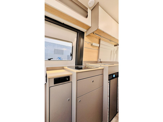 LMC Innovan 592 MJ. 25 + Solar + 200A Lithium + Automaat foto: 11