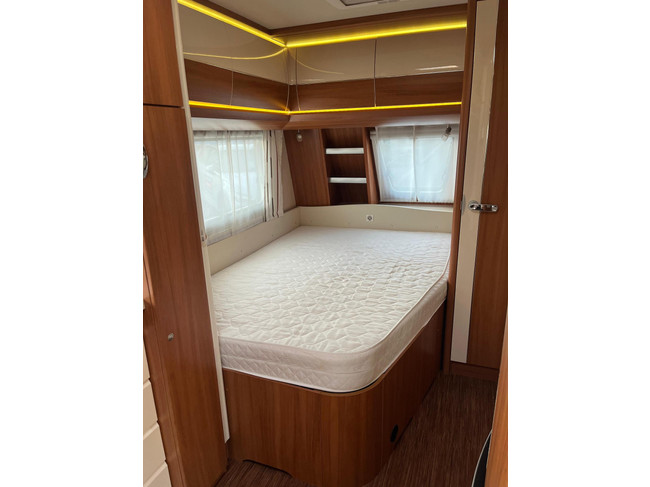 Hobby 540 UFE Excellent | Bankairco | Dakluifel | Vol automatische mover |  Fransbed | Douche | TV & Wii | Grote koelkast en kruidenkast foto: 15