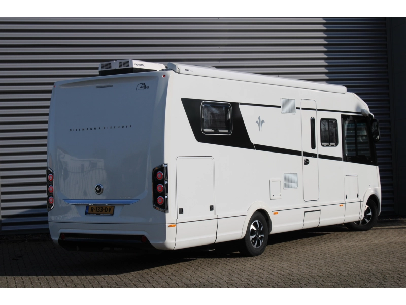 Niesmann+Bischoff Arto 78 F 160PK Automaat E&P ALKO  foto: 2