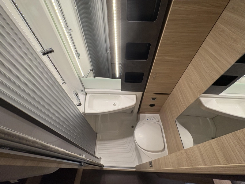 Knaus Van TI Plus 650 MEG MAN automaat - luchtv.  foto: 14