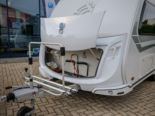 Knaus Sudwind 450 450 FU LIT FRAN&Ccedil;AIS SALON ROND AUVENT photo : 2