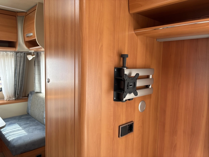 Eriba Nova Light 465 toldo mover puerta mosquitera foto: 7
