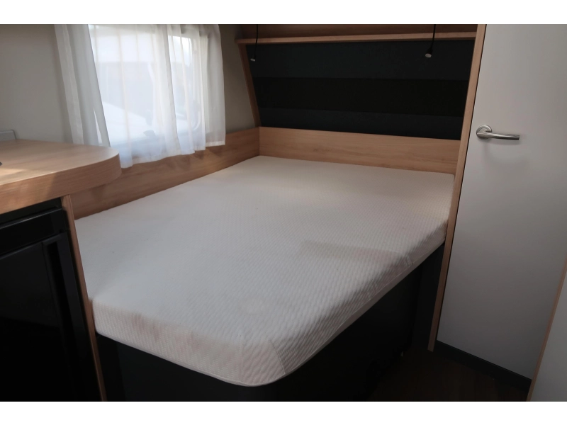 Knaus Sport 450 FU ZGAN, 5 MAANDEN OUD  foto: 9