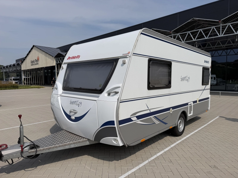 Dethleffs Summer Edition 460 V enkele bedden  foto: 2