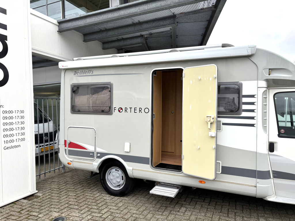 Dethleffs Fortero 5975 DWARSBED MOTORAIRCO TREKHAAK  foto: 4