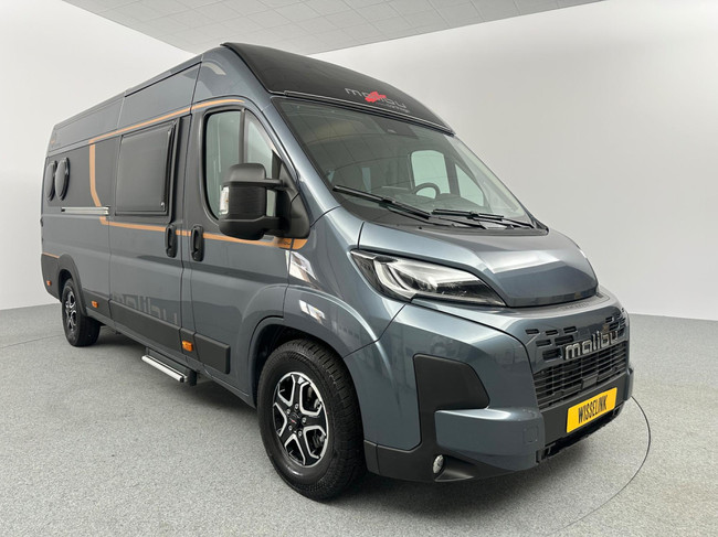 Malibu Van Comfort 640 LE Charming GT Skyview