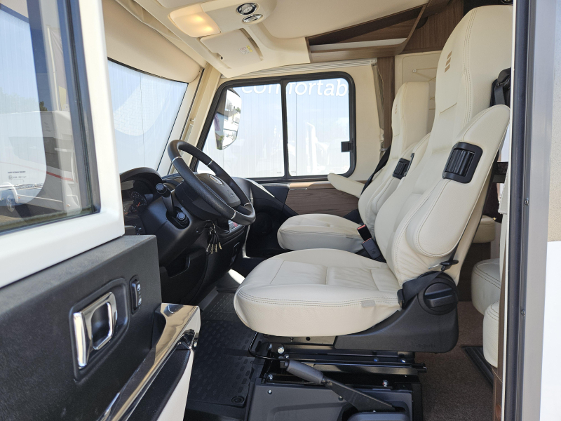 Hymer B674 SL foto: 2