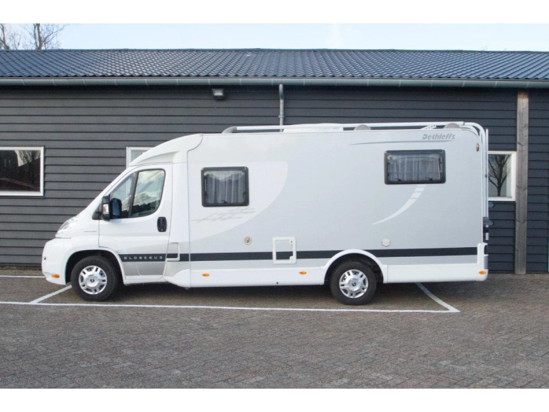 Dethleffs Globebus T 004 halfintegraal camper  foto: 6