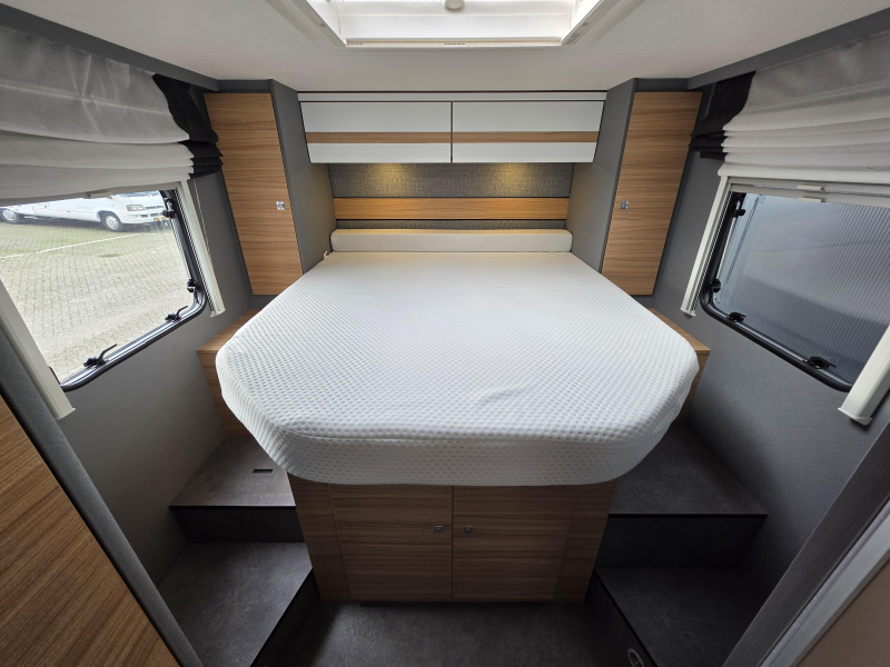 Dethleffs Just 90 T 7052 DBM Queensbed / Hefbed  foto: 16