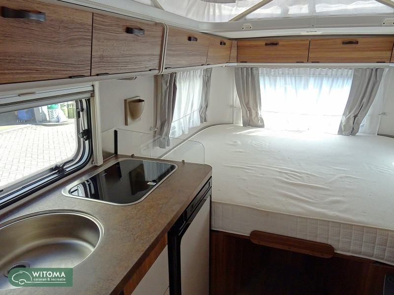 Eriba Touring Legend 542 versi&oacute;n completa y bonita foto: 6