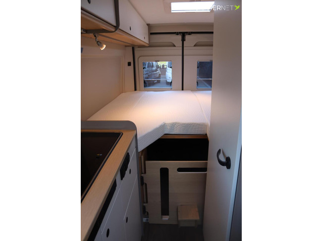 LMC Innovan 640 Pure 140cv Autom&aacute;tico | Toldo Thule | Camas individuales | Sensores de aparcamiento | Llantas de aleaci&oacute;n | Mucho espacio de almacenamiento | LED foto: 15