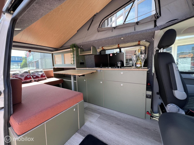Volkswagen T6 2018 L2H1 Nevada 2018 Automaat two-tone foto: 17