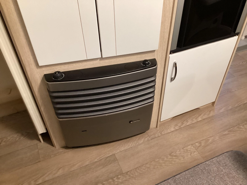 Hobby De Luxe 460 SFF Cama independiente/Ducha foto: 9