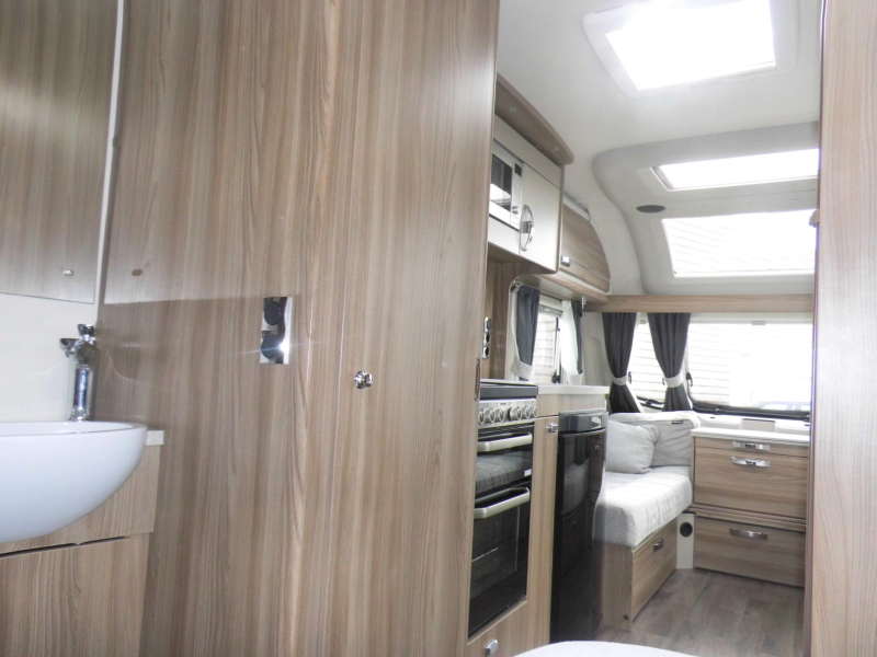 Sprite Cruzer 480 SR Mover und Kassettenmarkise! Foto: 6