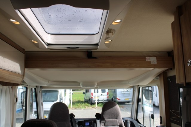 Hymer Exsis I 678 Fiat AUTOMAAT 160 pk enkele bedden Smal en lichtgewicht (54  foto: 61
