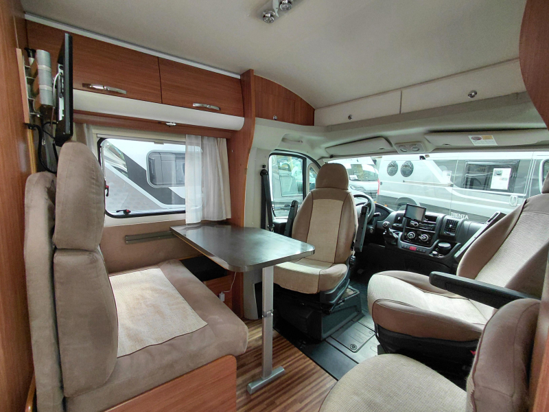 Adria Sport 572 SL ENKELE BEDDEN LPG  foto: 2