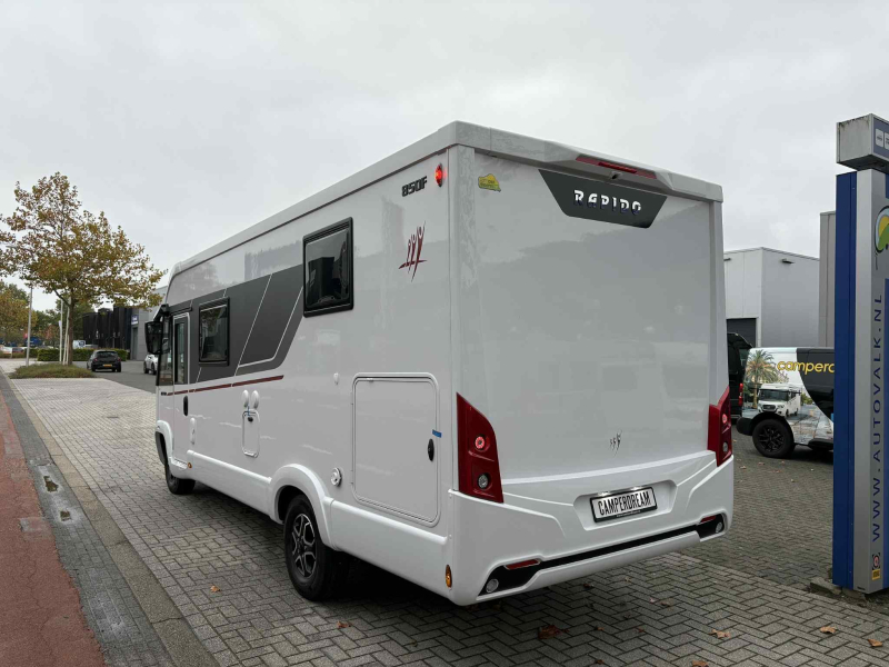 Rapido 850 F Queensbed L=6,99 m  foto: 3