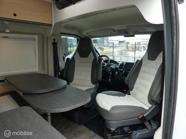Sunlight Hymer Cliff 640 Adventure Edition Autom&aacute;tico foto: 15